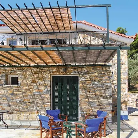 Pirgos Epavlis Villa *